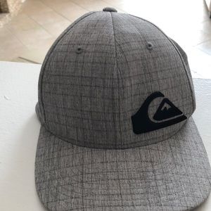 Quiksilver Men’s hat. Flex fit. S/m size.